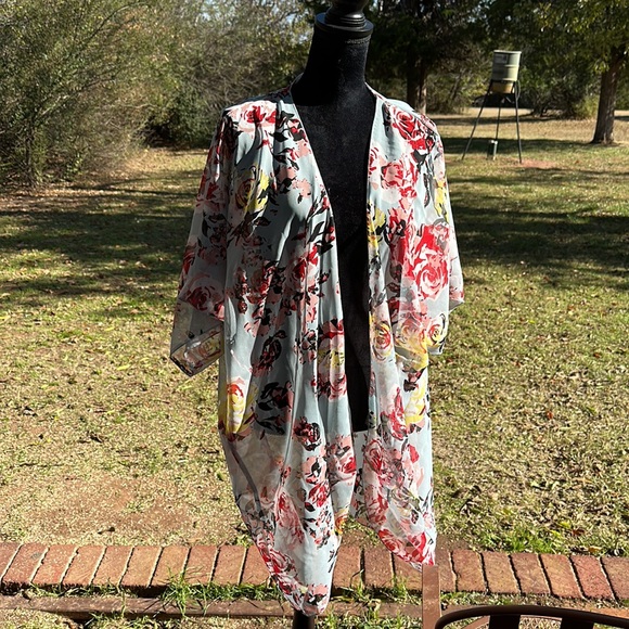 Bijoux Terner Tops - NWT kimono duster jacket sky blue floral 35” long, free size L-XL 60” new topper